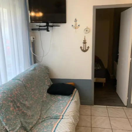 2 Apartment *